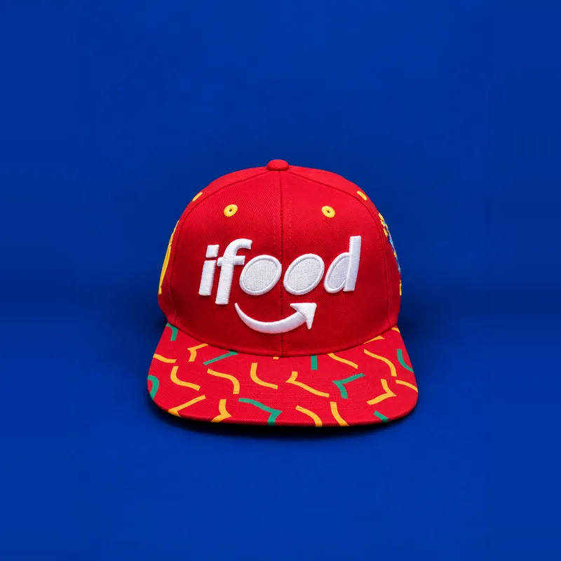 Boné aba reta vermelho iFood com bordado 3D